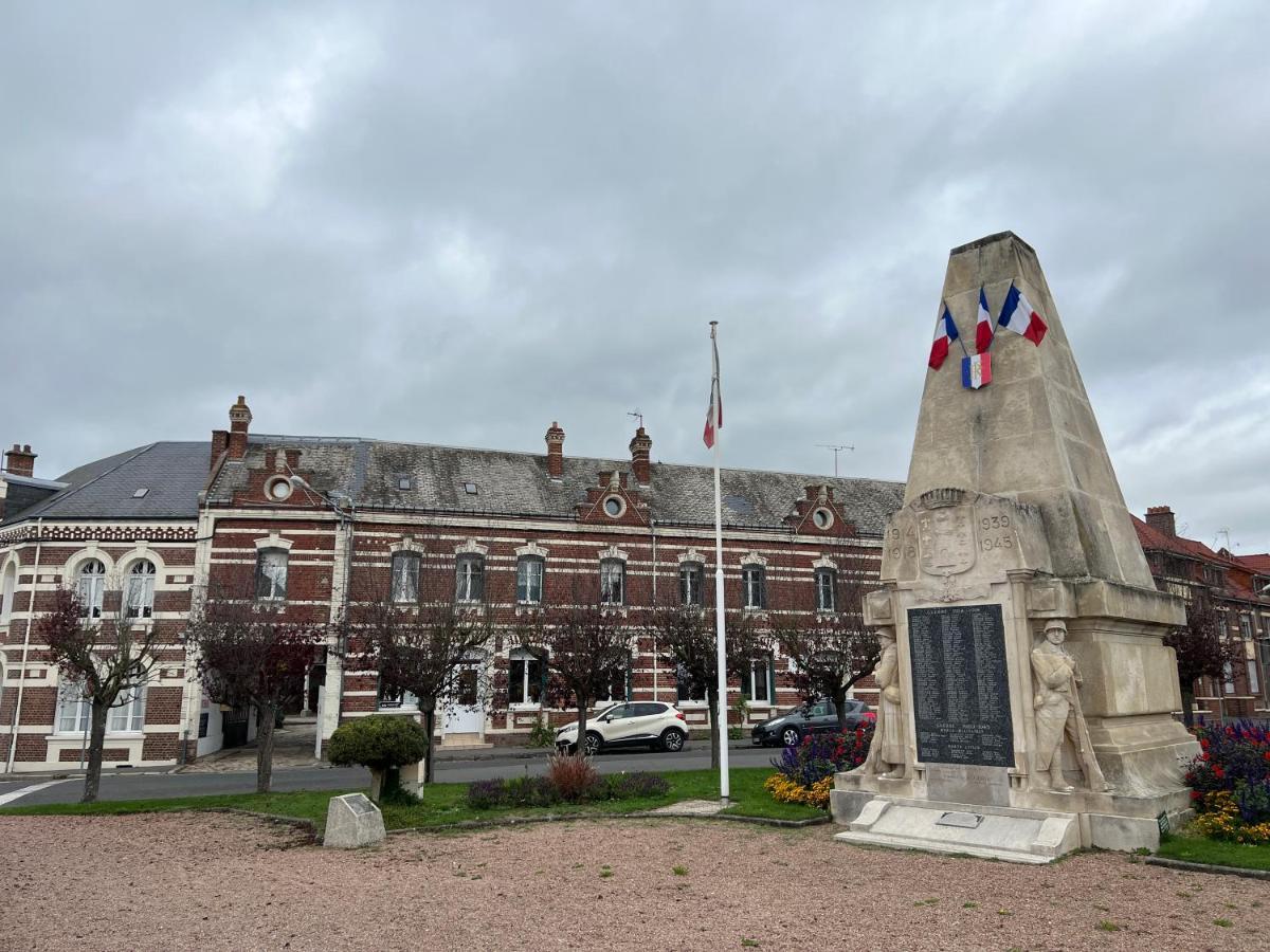 Le Conde Hotel Montdidier  Exterior foto